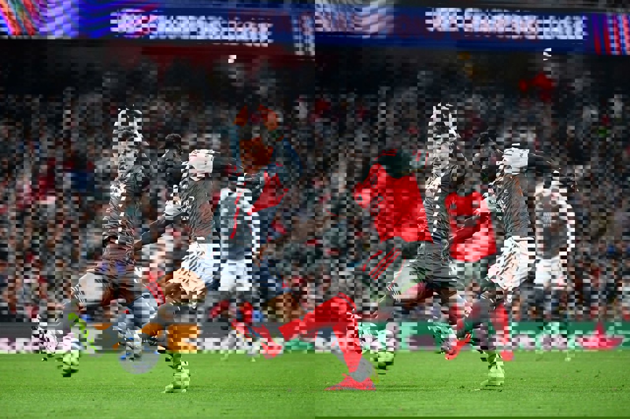 2233092