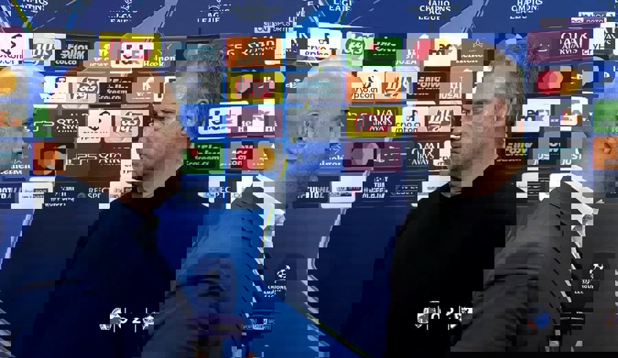 2233137