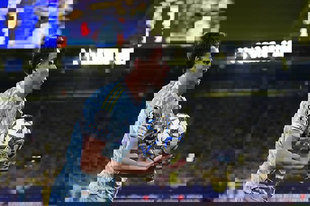 2233073