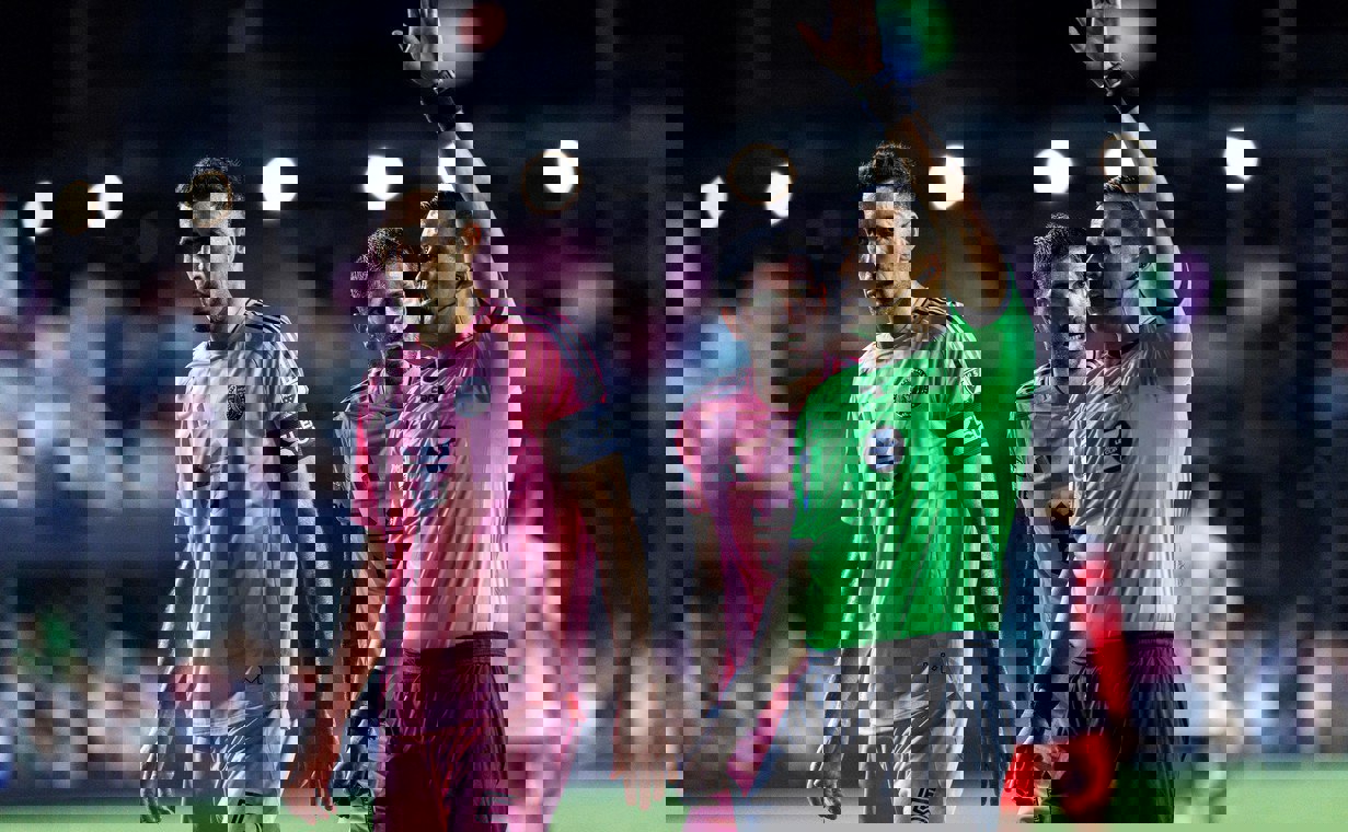 2233411