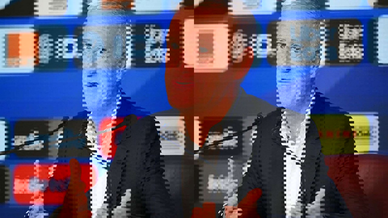 2233358