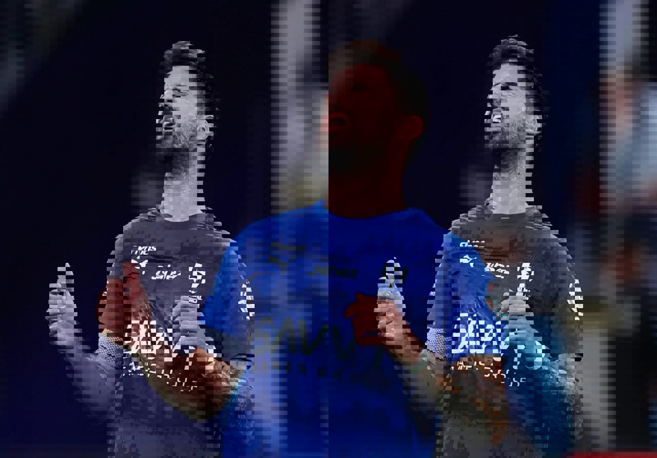 2233570