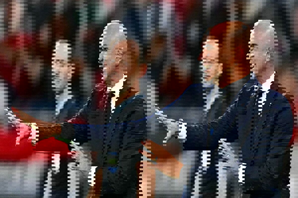 2233589