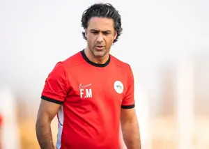 فرهاد مجیدی بی‌صدا در تمرین سرخپوشان