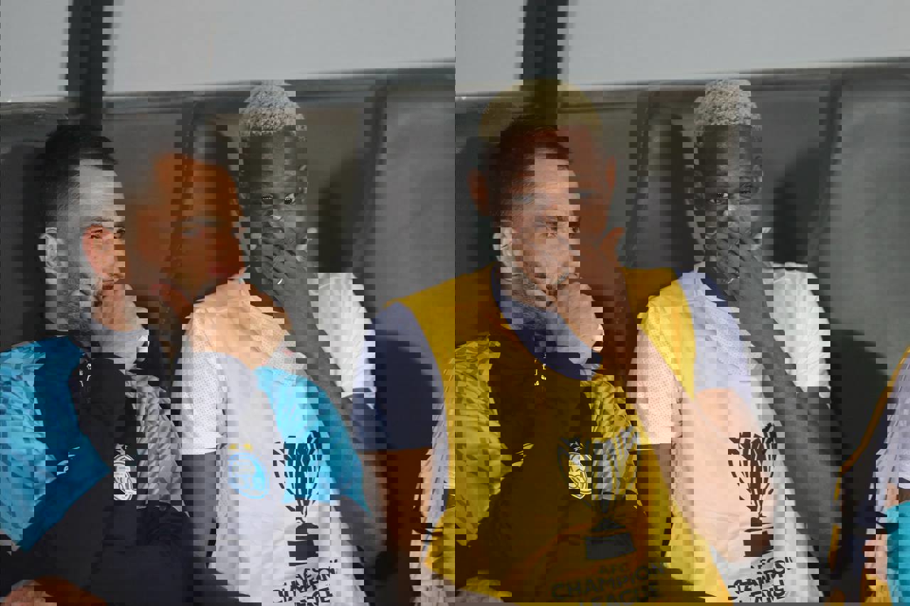 2233829