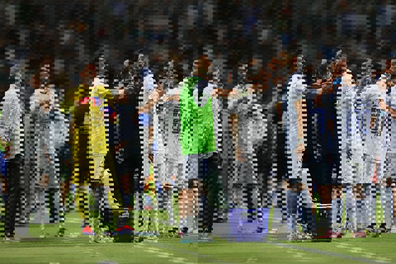 2233862