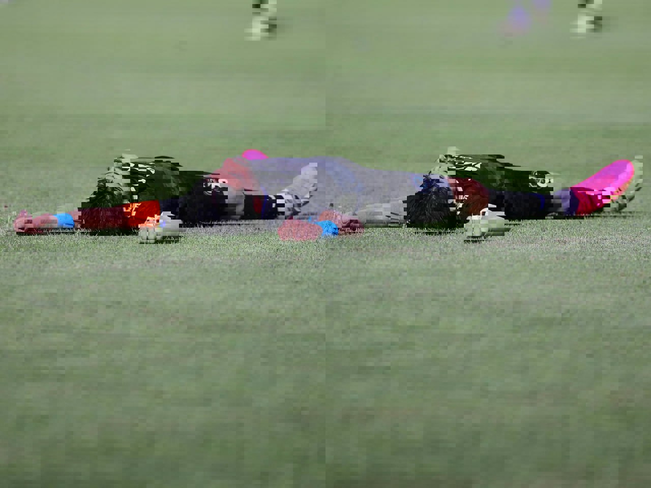 2233936