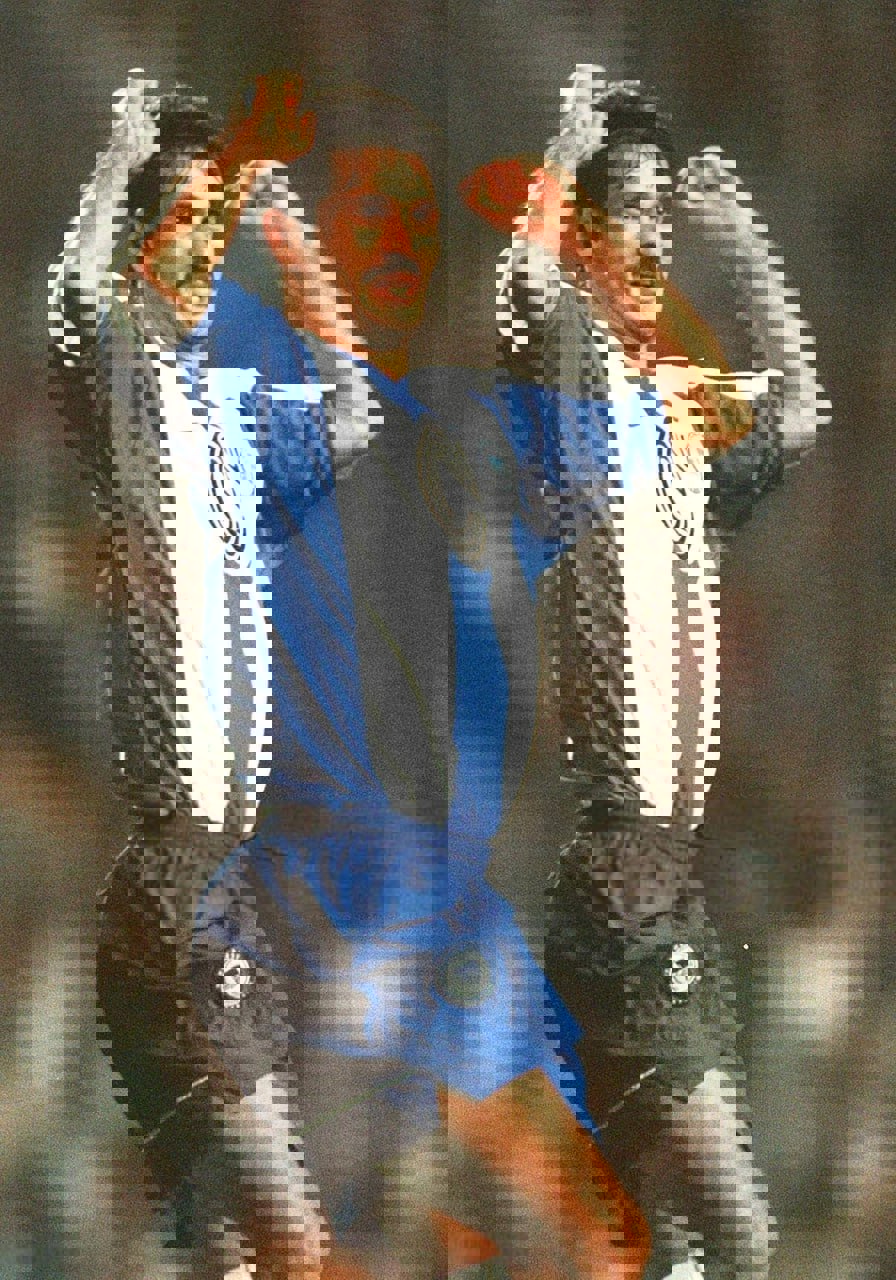 2233896