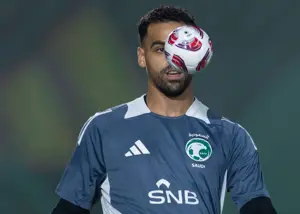 رنار گلرهایش را با توپ راگبی تمرین داد!