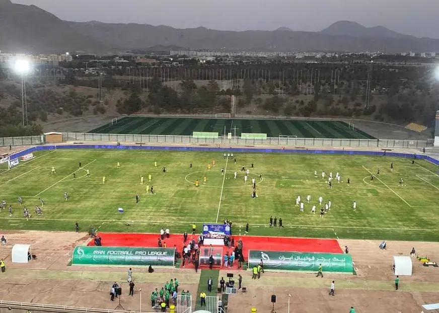چمن ورزشگاه تختی، همان همیشگی!