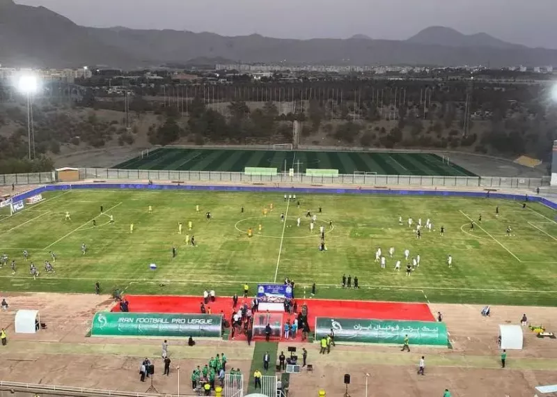 چمن ورزشگاه تختی، همان همیشگی!