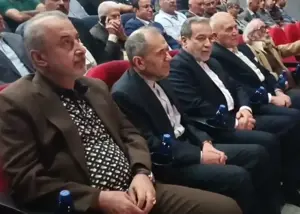 واکنش رضا درویش به سوالات پرتعداد خبرنگاران