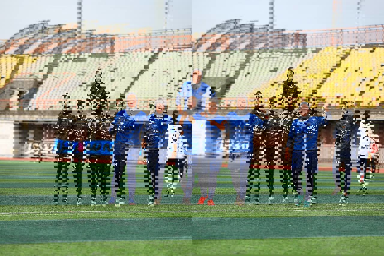 2245242