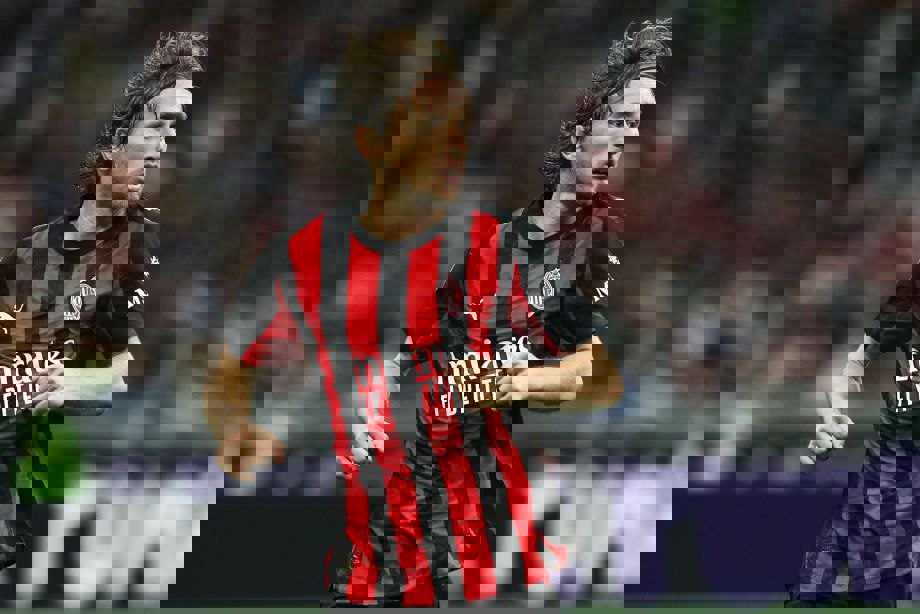 2244943