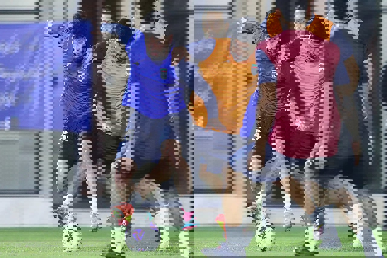 2245304