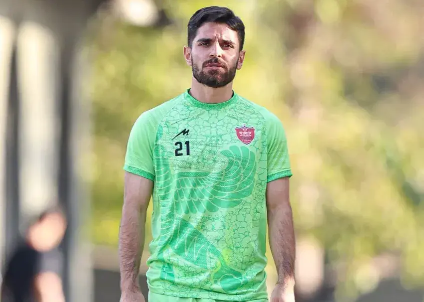 محمد عمری و بانداژ مشکوک روی زانوی راست!