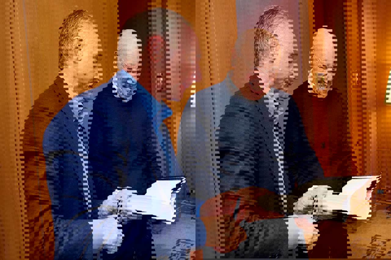 2245275