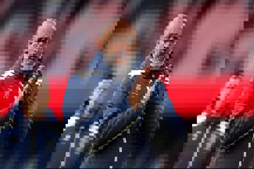 2245608