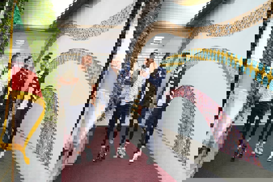 2245353