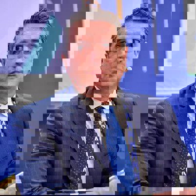 2245563