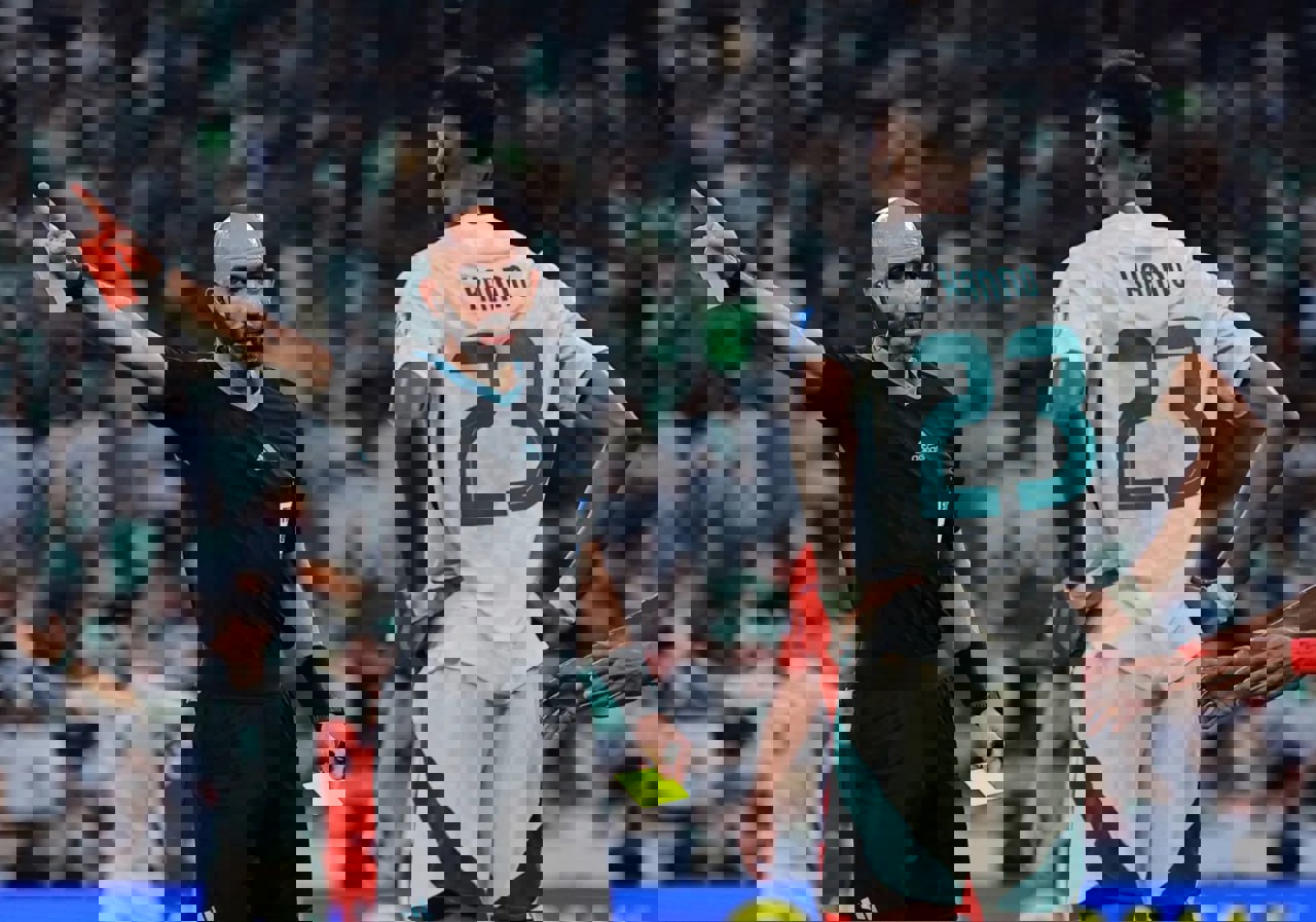 2245657