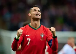 رونالدو یکی از سه بازیکن برتر تاریخ است