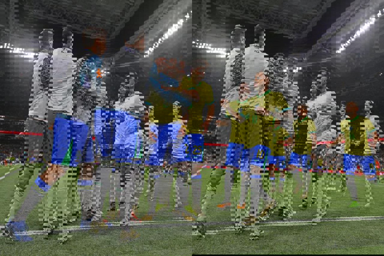 2245693