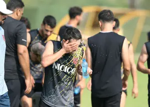 تمرینات پرفشار حریف استقلال در دمای ۴۰ درجه