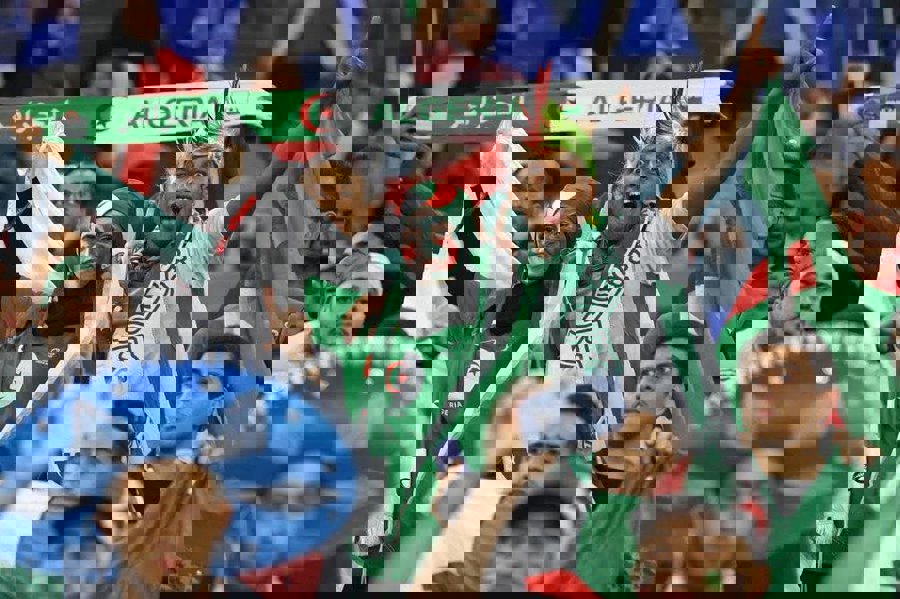 2245909