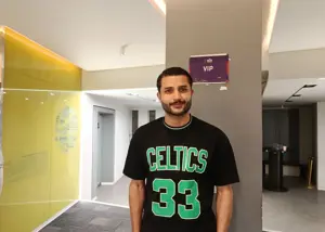 مهمان ویژه آبی‌پوشان در روز پیروزی بزرگ