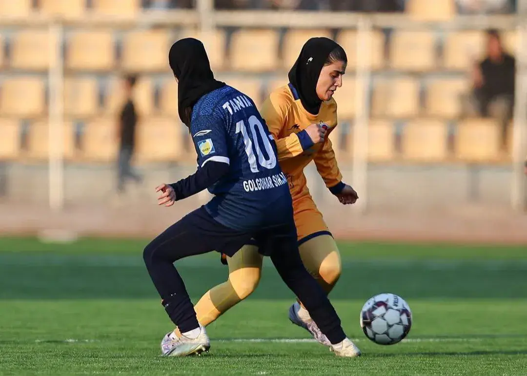 خاتون صدر را تصاحب کرد، پرسپولیس روی دور ناکامی