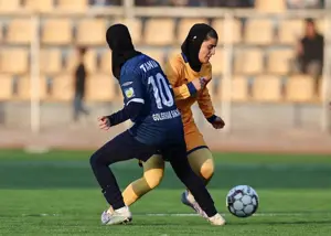 خاتون صدر را تصاحب کرد، پرسپولیس روی دور ناکامی
