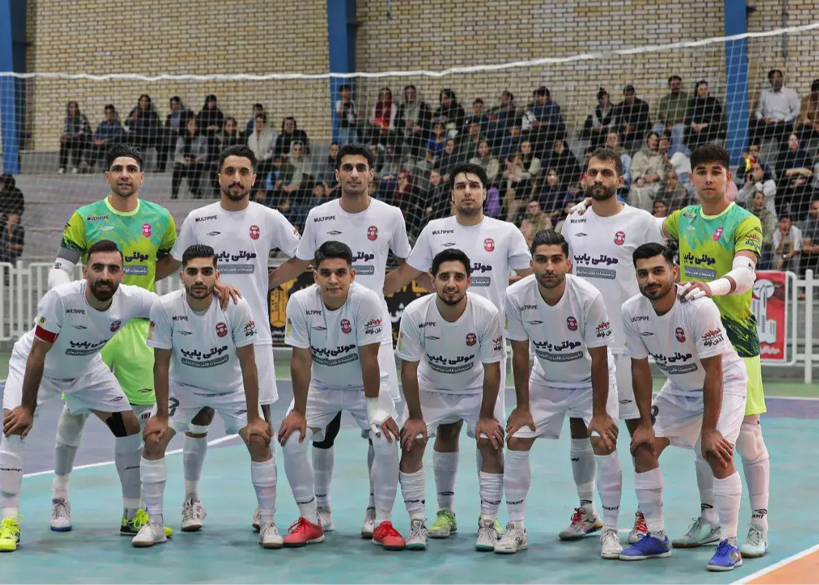 اصفهانی‌ها نیمی از مسیر قهرمانی را پیمودند