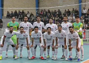 اصفهانی‌ها نیمی از مسیر قهرمانی را پیمودند