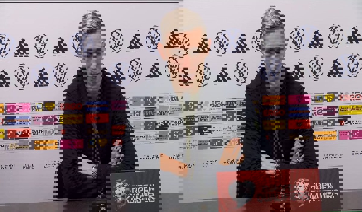 2247093