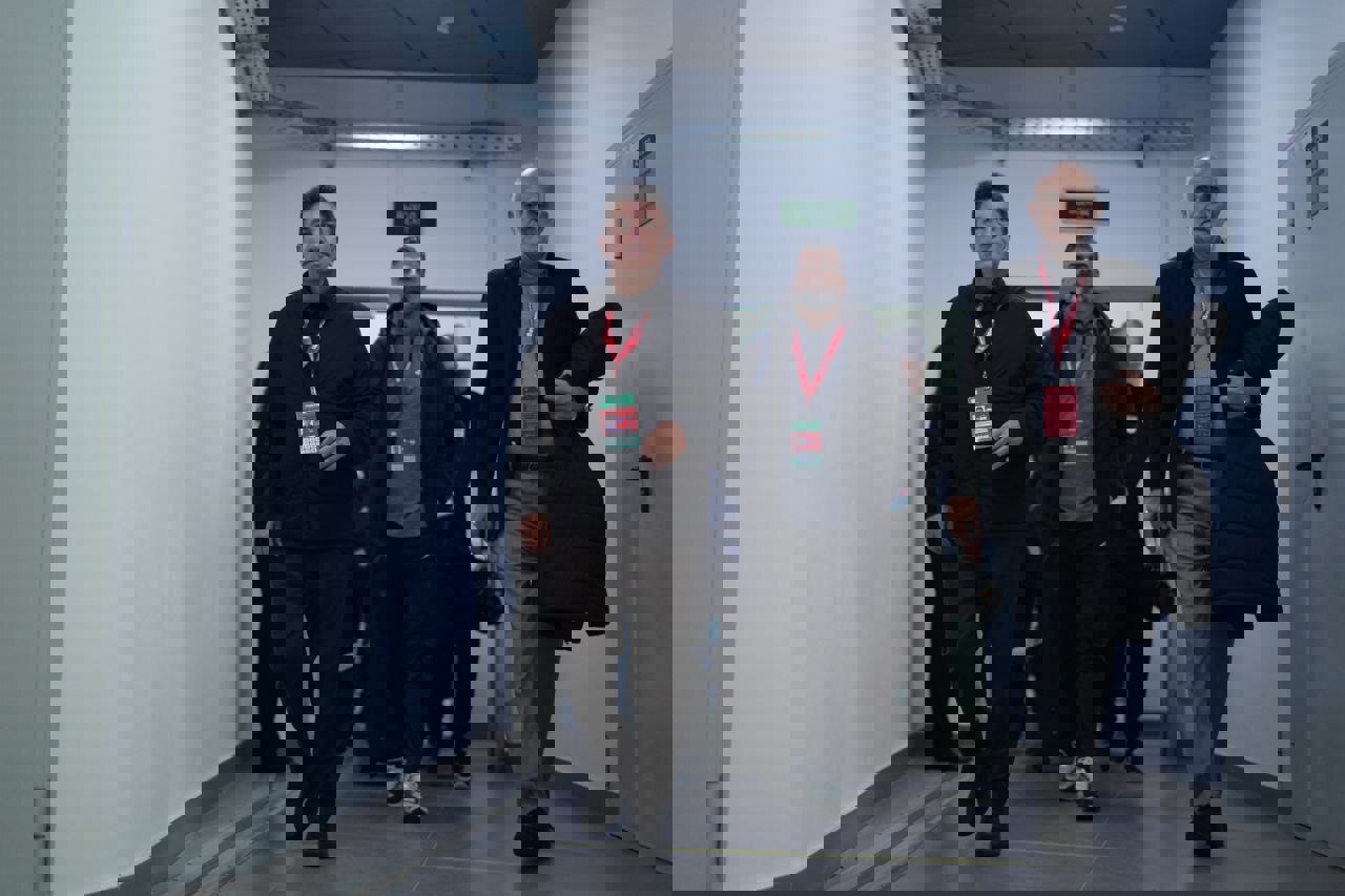 2247433