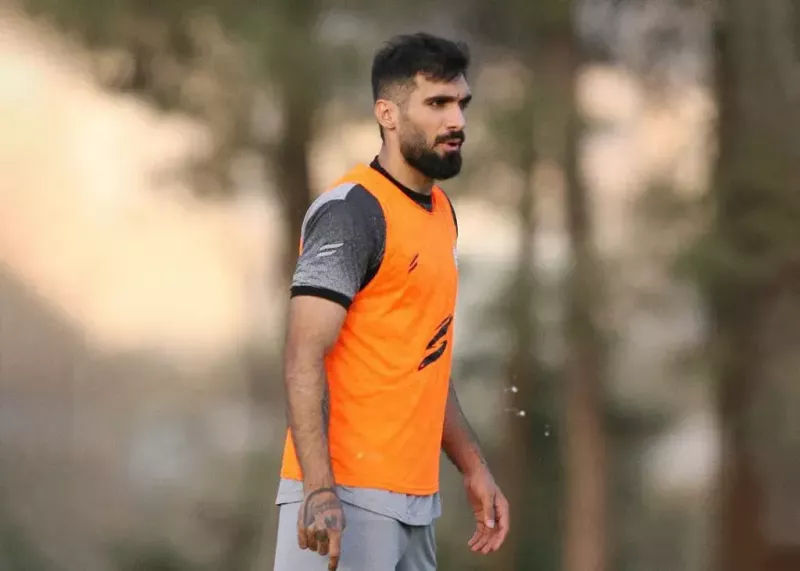 دستشان باز است، استقلال و پنج مدافع آماده!