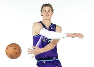 ستاره NBA پردرآمدترین ورزشکار تاریخ کشورش!