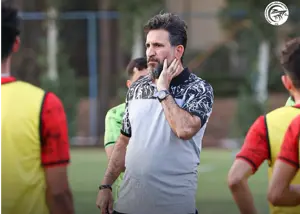 مدافع سابق استقلال از سرمربیگری برکنار شد!