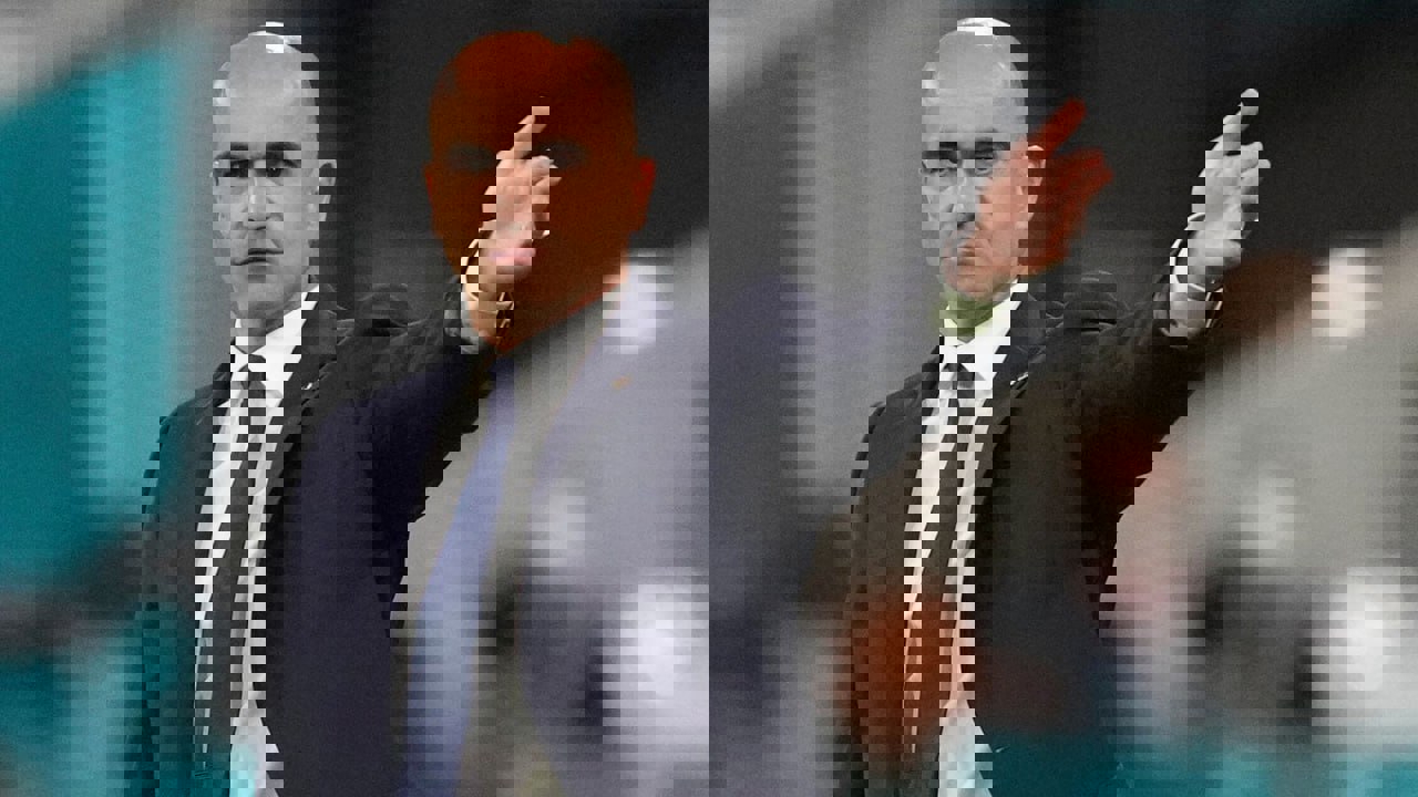 2247888
