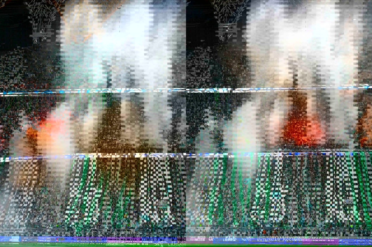 2247898