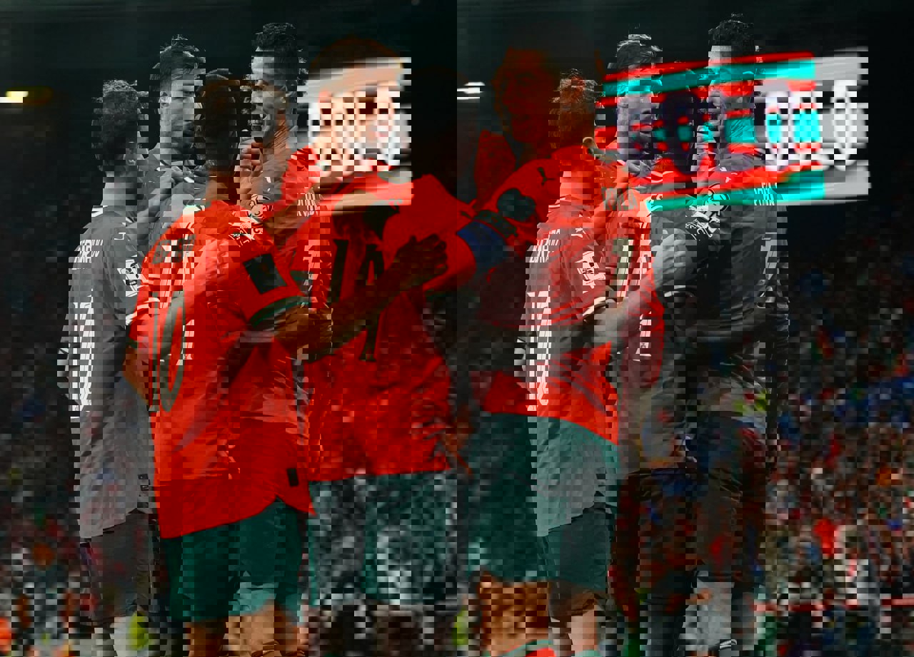 2247944
