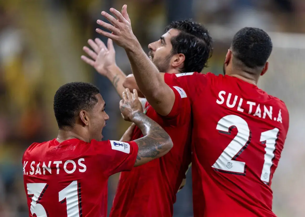 فرار عزت‌اللهی به سمت بازی بزرگ (عکس)