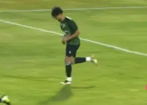 عیسی و چند لحظه تا بوسه بر تور پرسپولیس