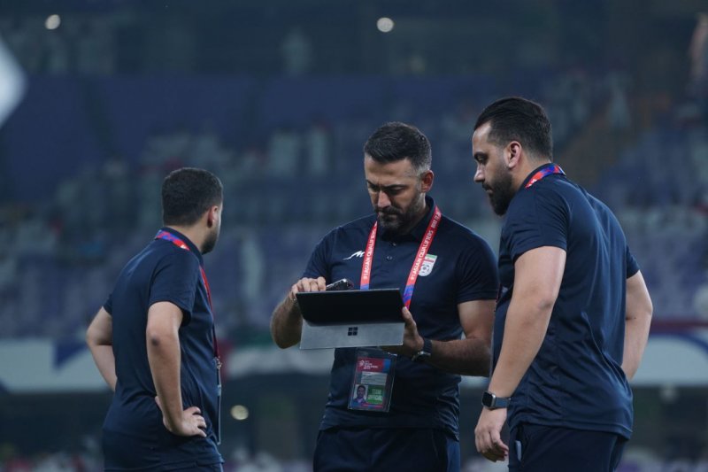 دستیاران قلعه‌نویی دربی را از نزدیک می‌بینند