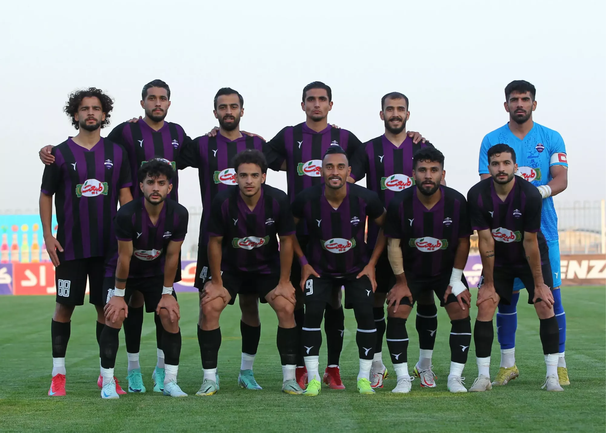 اعتراض جالب به پشت در ماندن هواداران زن!