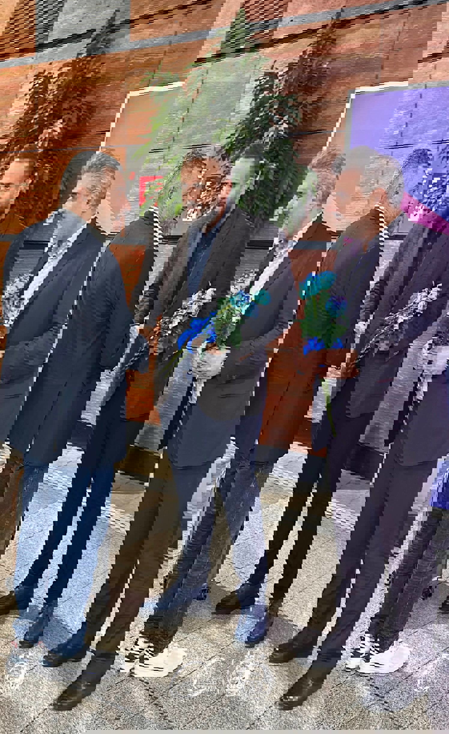 2249879