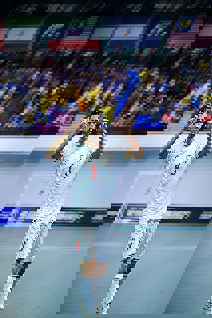 2249923