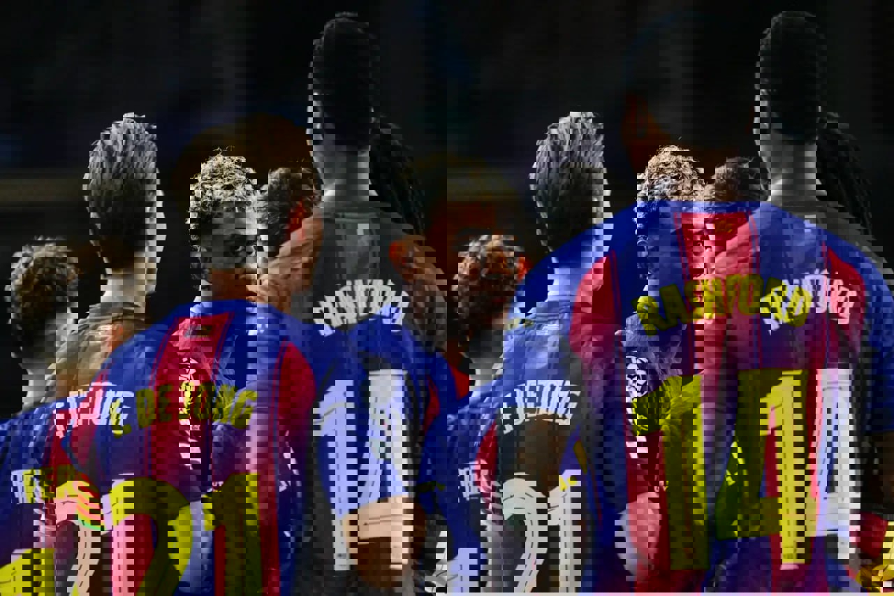 2250569
