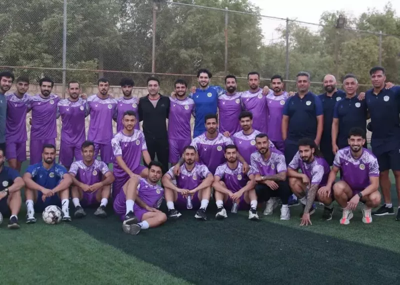 سرمربی برکنار شده برگشت و تیم تمرین داد!
